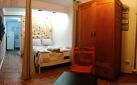 Interhost Guest Rooms And Apartments