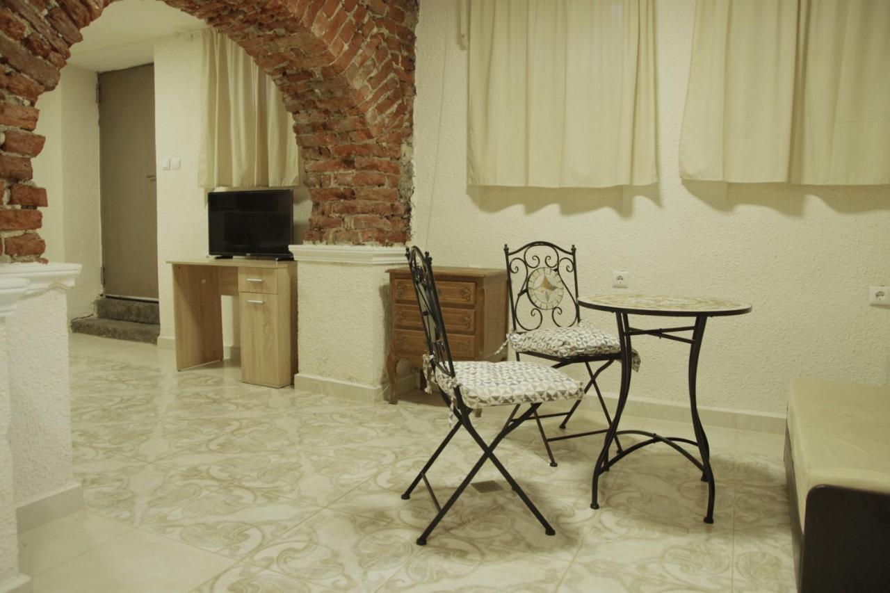 Interhost Guest Rooms And Apartments Sofia Esterno foto