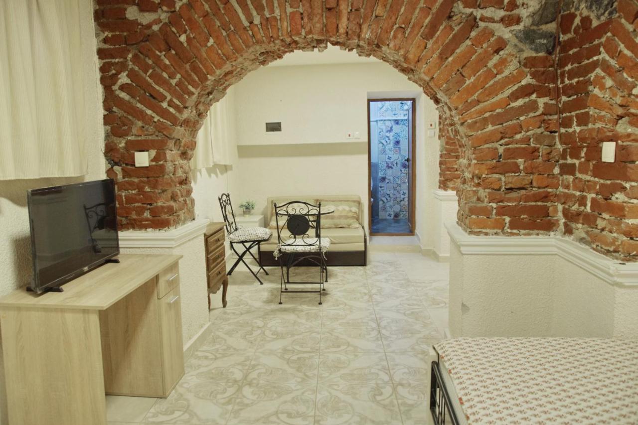 Interhost Guest Rooms And Apartments Sofia Esterno foto